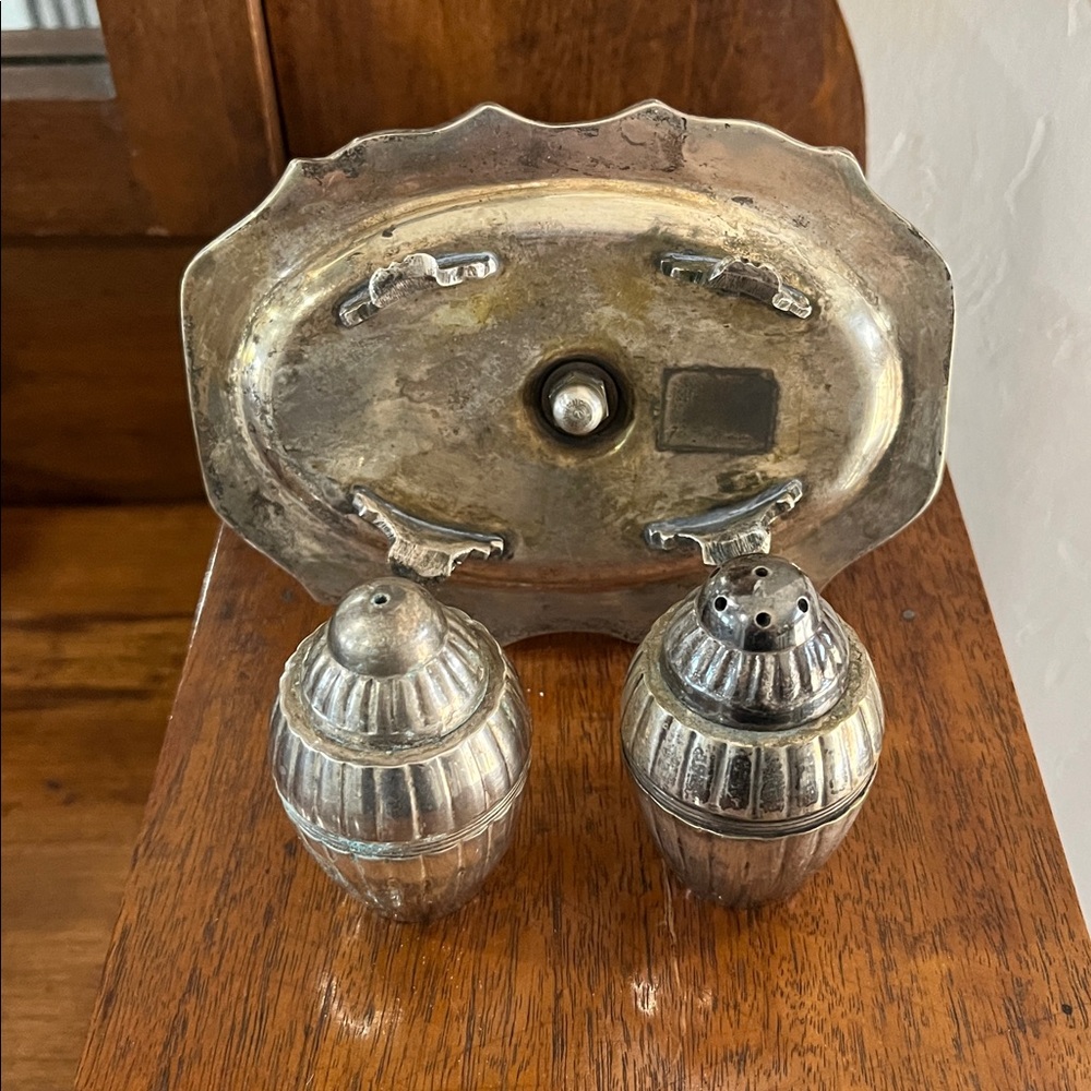 Vintage Silver Plated Salt & Pepper Shakers with Floral Carrying Caddy Holder - Picture 4 of 7